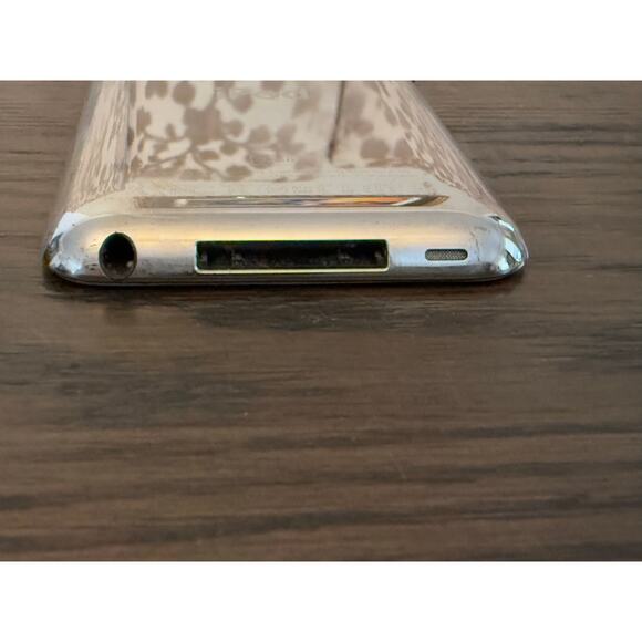 Apple iPod Touch 4th Generation A1367-32GB (Needs Battery Replacement) - Picture 6 of 7